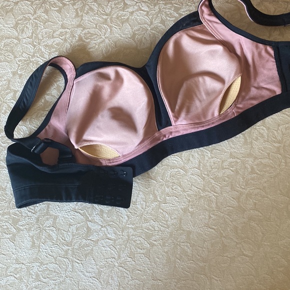 Lululemon bra - Picture 3 of 6